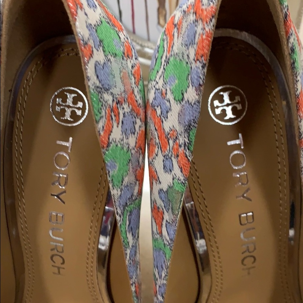 TORY BURCH 110MM BOW PUMP CHINE LUREX JACQUARD FABRIC SILVER HEEL 8 1/2 - Picture 9 of 13